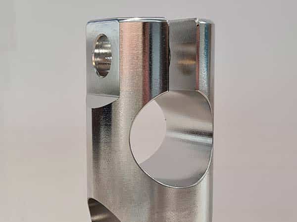 fori-precisi-per-pezzi-metallici