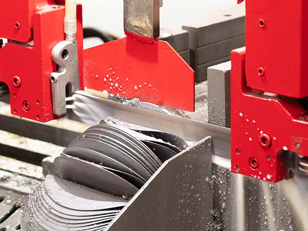 precisione-cnc-in-officina-meccanica