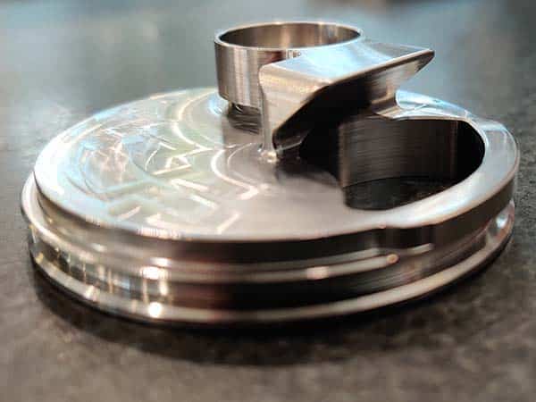 primo-piano-di-pezzi-metallici